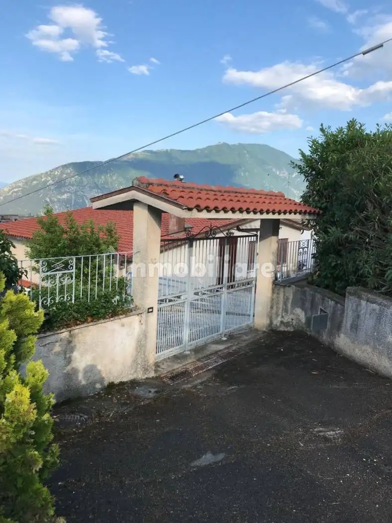 Appartamento in vendita a Pescosolido