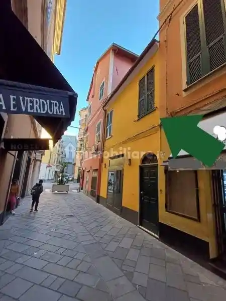 Casa indipendente in vendita a Alassio