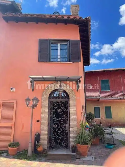 Casale in vendita a Roma