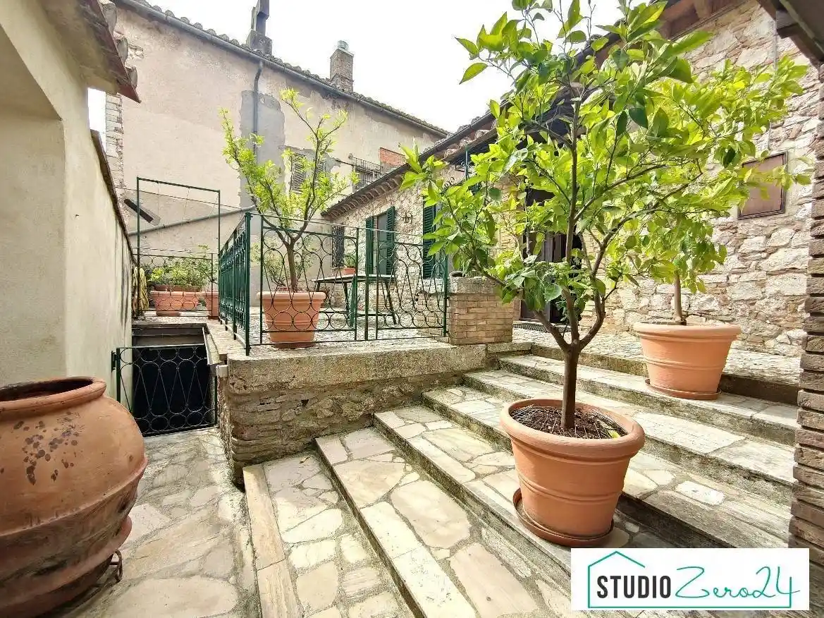 Palazzo - Edificio in vendita a Lugnano in Teverina