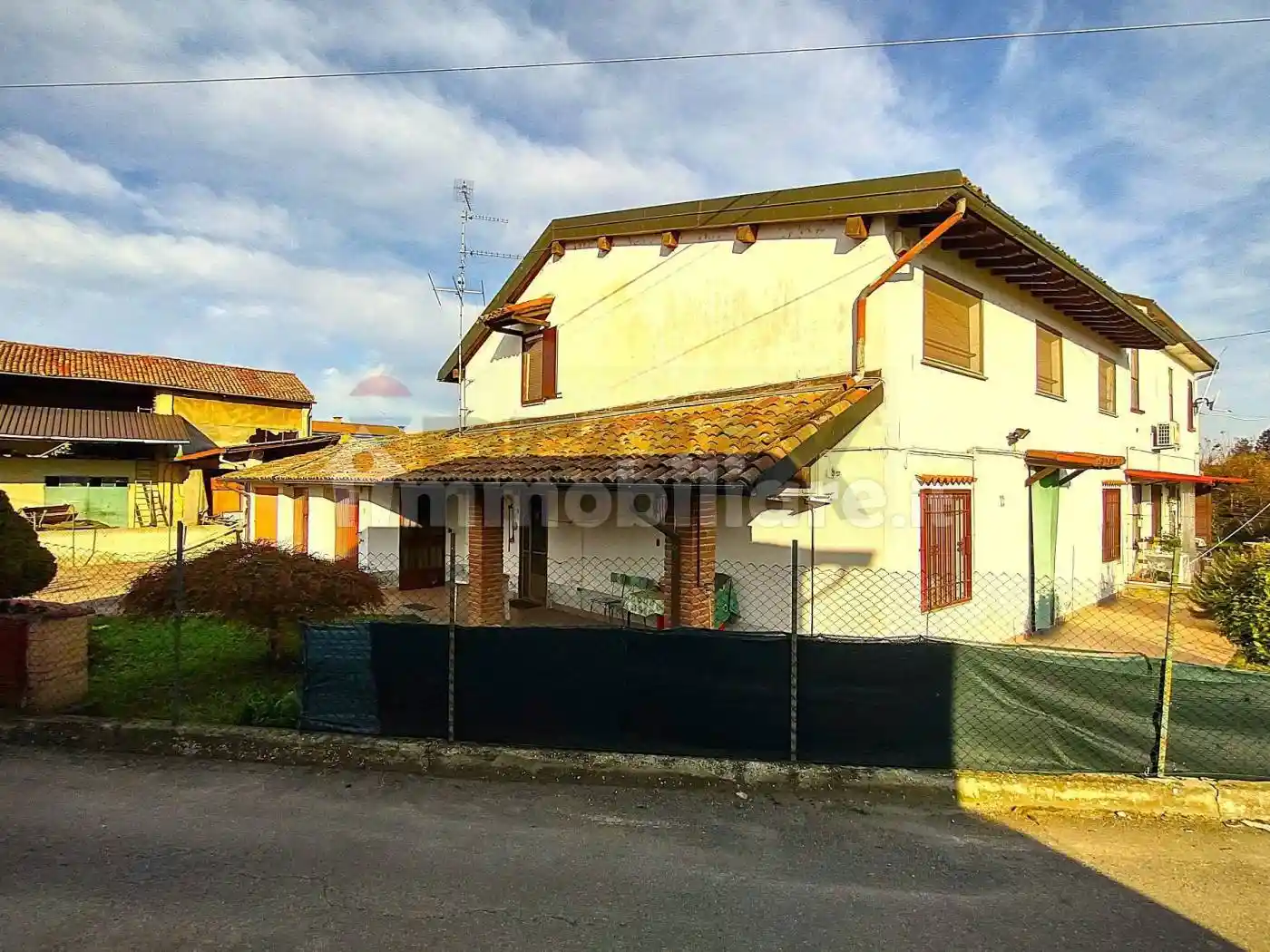 Villa in vendita a Suardi