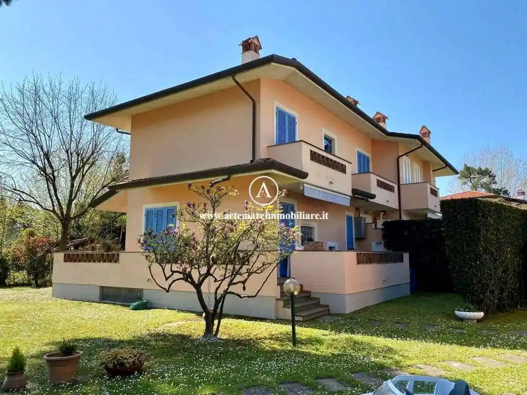 Villa in affitto a Pietrasanta