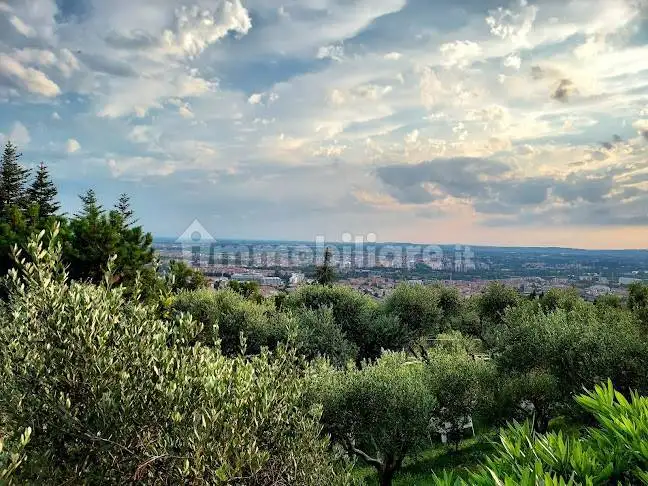 Villa in vendita a Verona