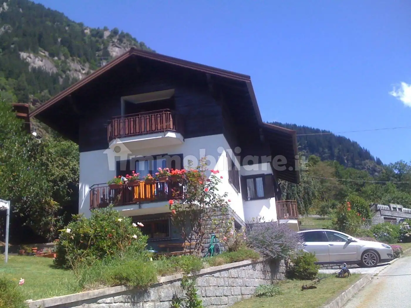 Casa indipendente in vendita a Premia