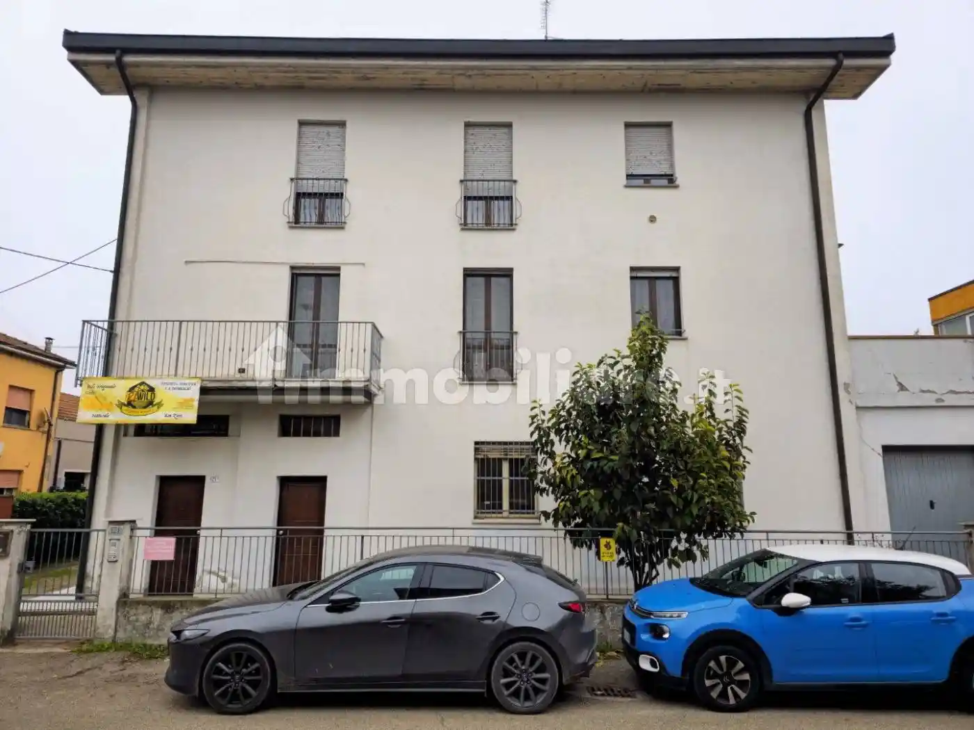 Palazzo - Edificio in vendita a Modena