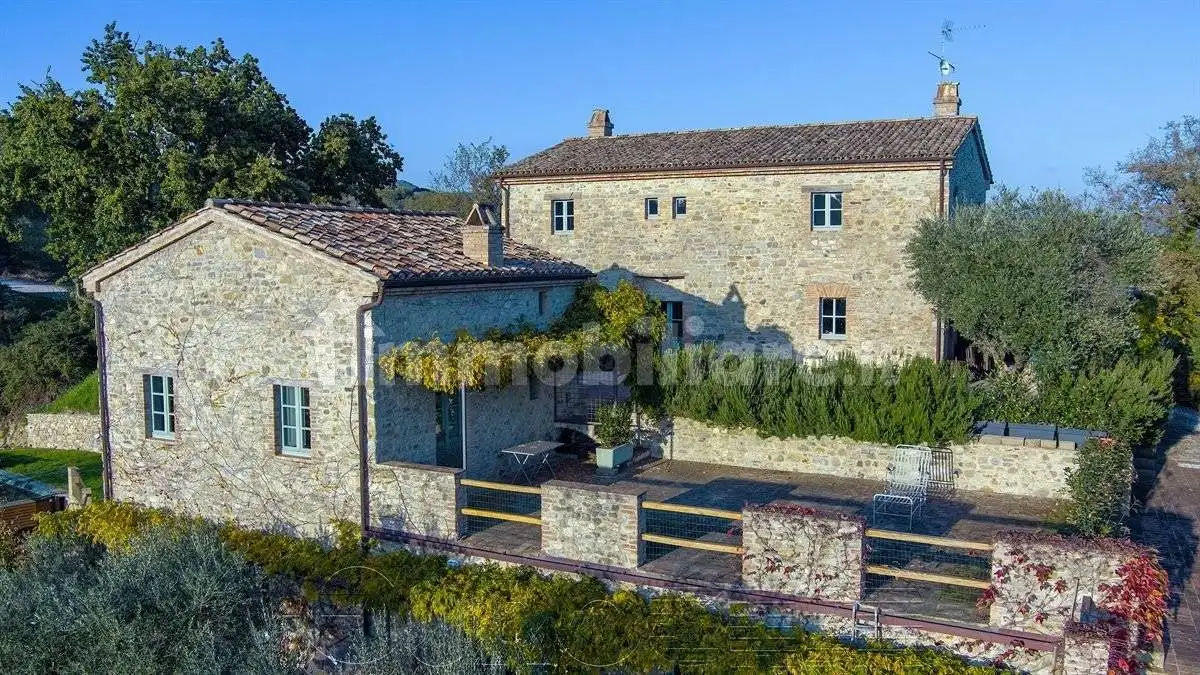 Rustico - Casale in vendita a Montone