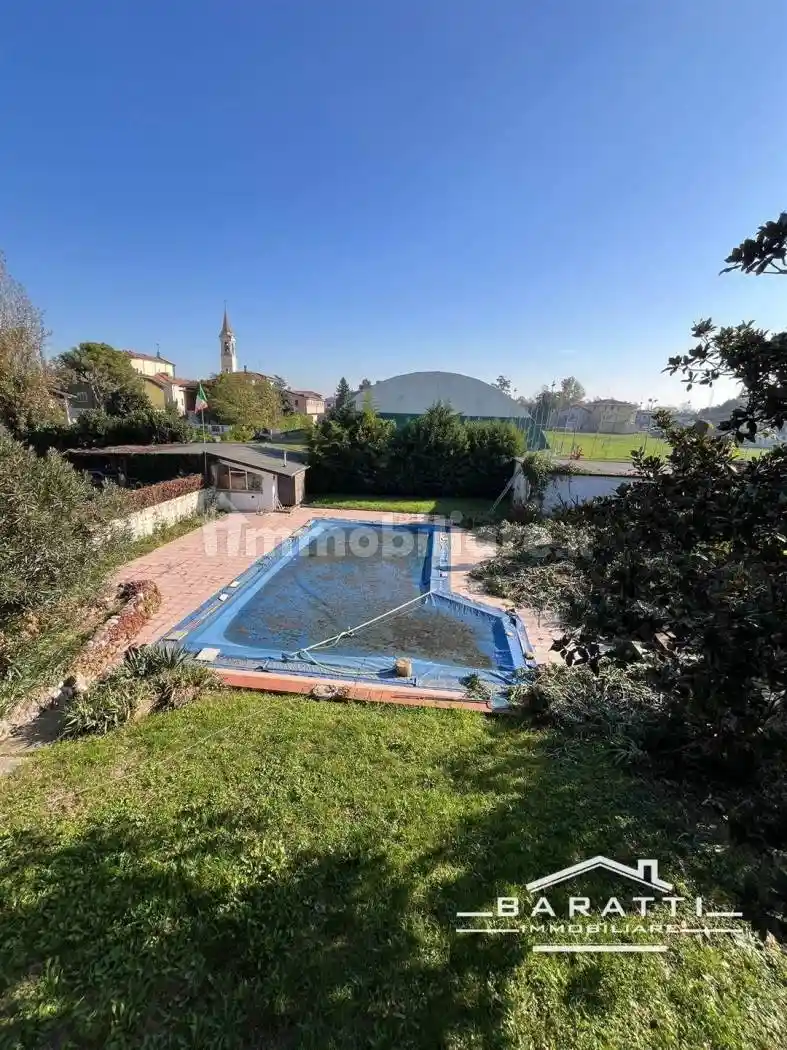 Villa in vendita a Porto Mantovano