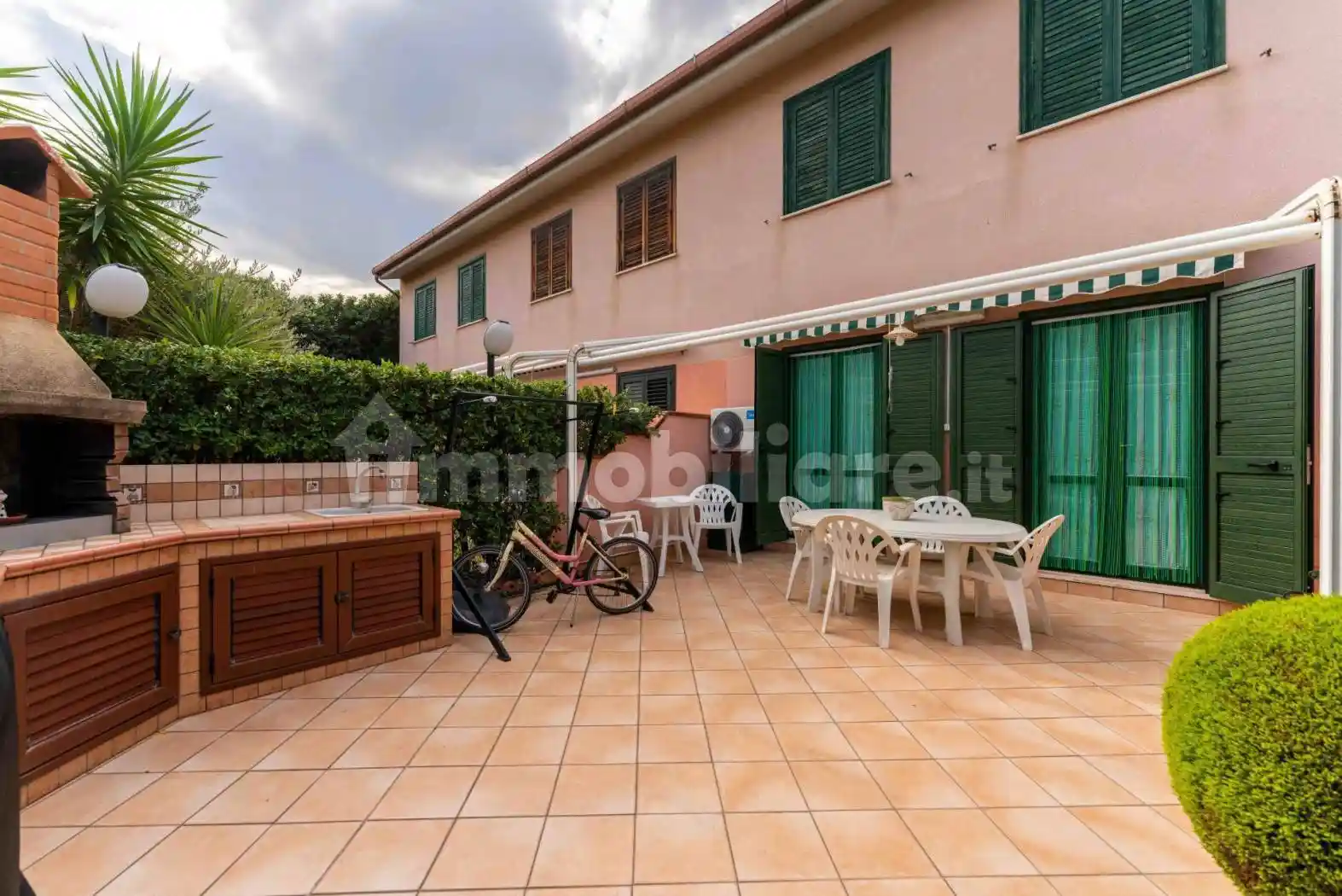 Appartamento in vendita a Campofelice di Roccella