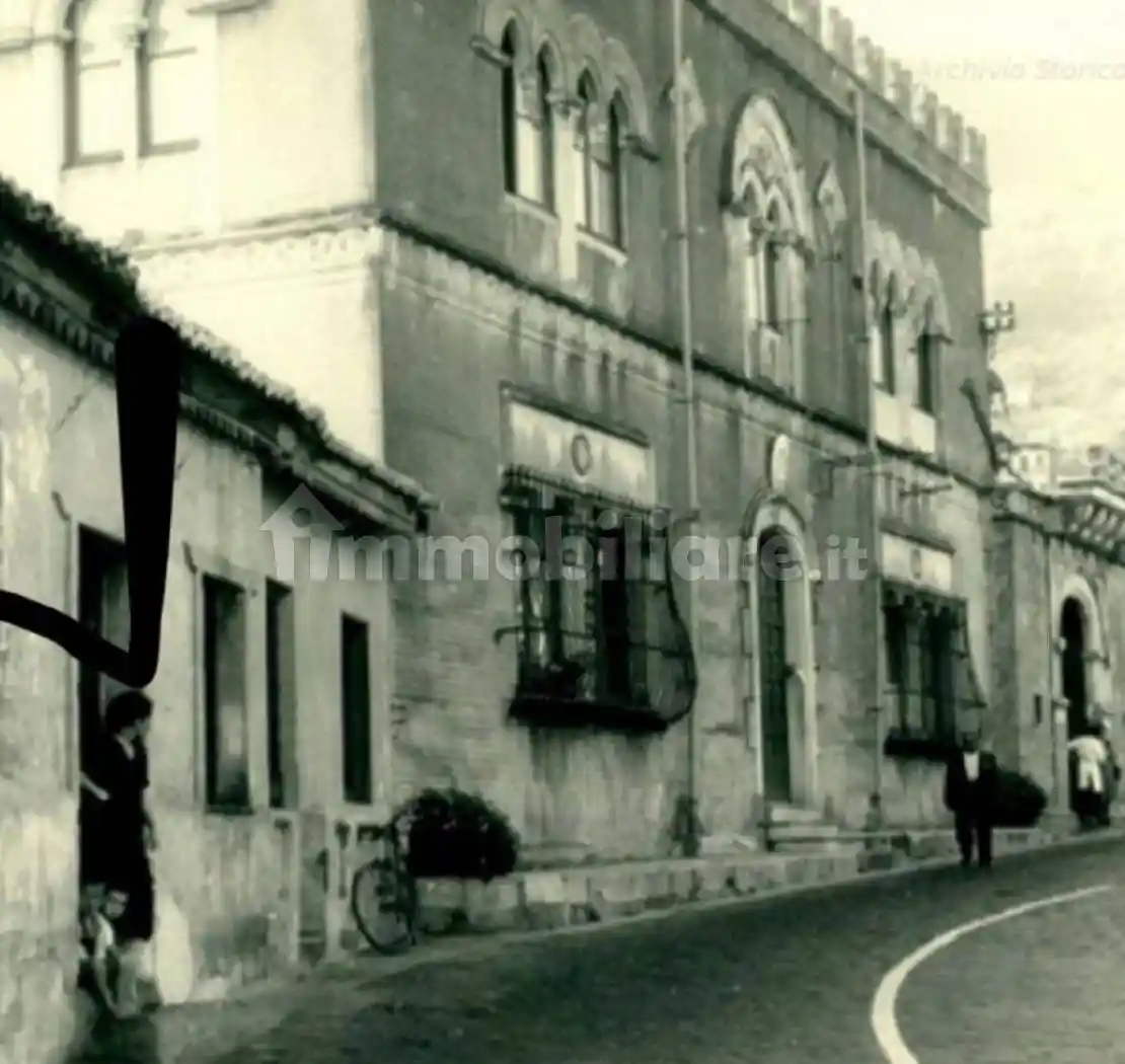 Palazzo - Edificio in vendita a Bagnara Calabra