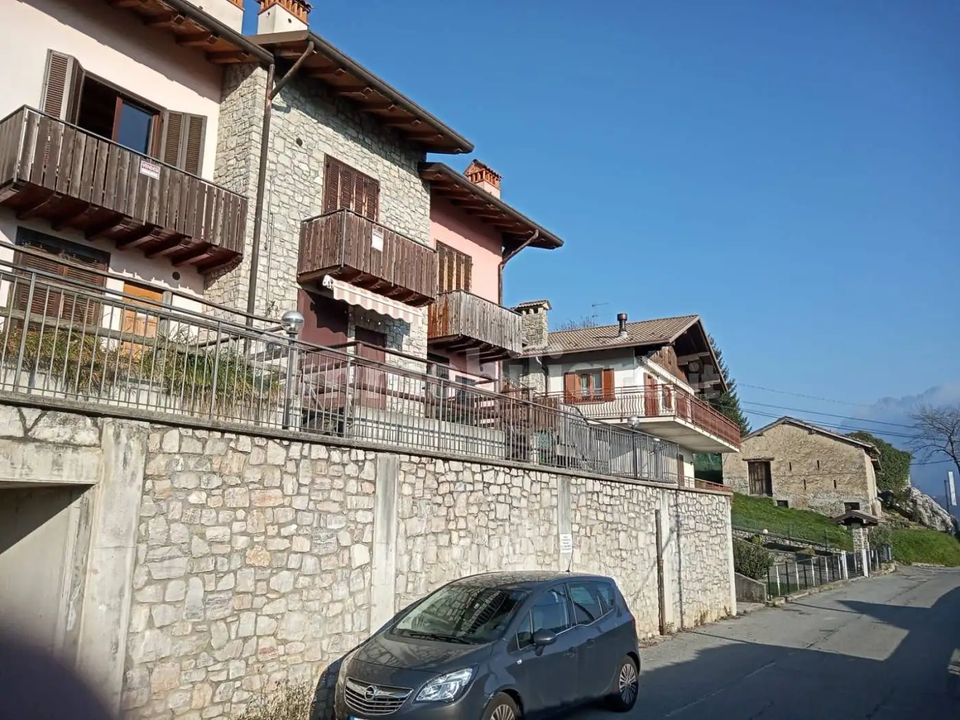 Appartamento in vendita a Dossena