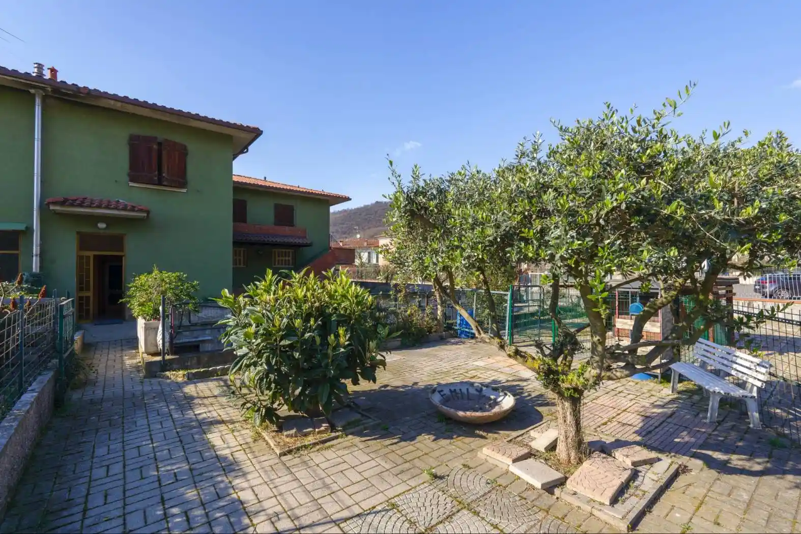 Palazzo - Edificio in vendita a Rodengo Saiano