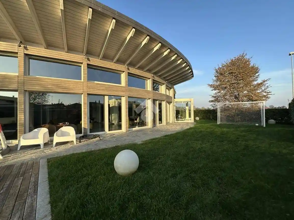 Villa in vendita a Carugate