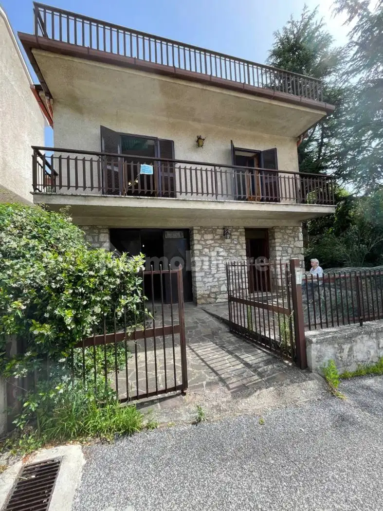 Casa indipendente in vendita a Marano Equo