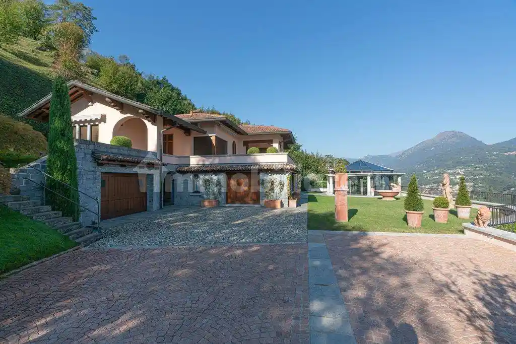 Villa in vendita a Menaggio