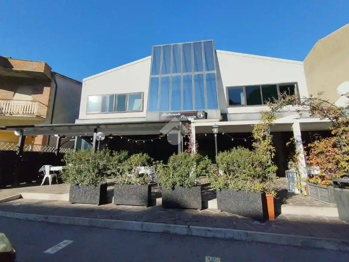 Rustico - Casale in vendita a Deruta