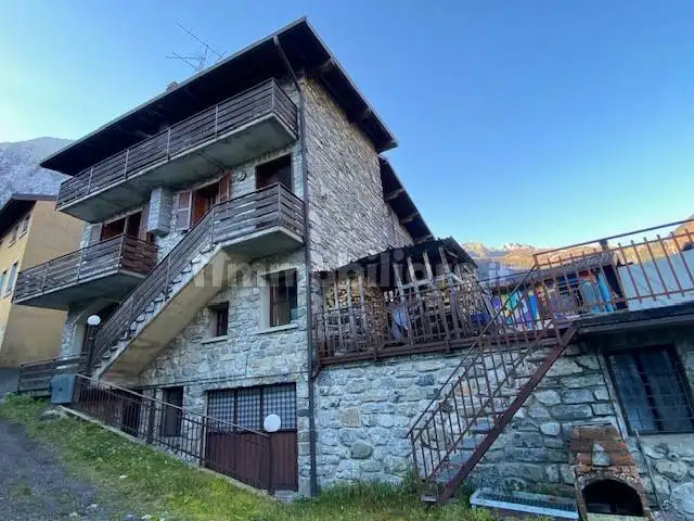 Casa indipendente in vendita a Colere