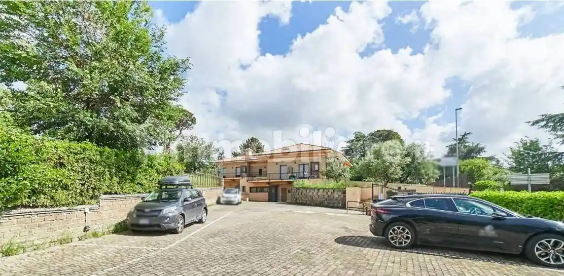 Palazzo - Edificio in vendita a Frascati