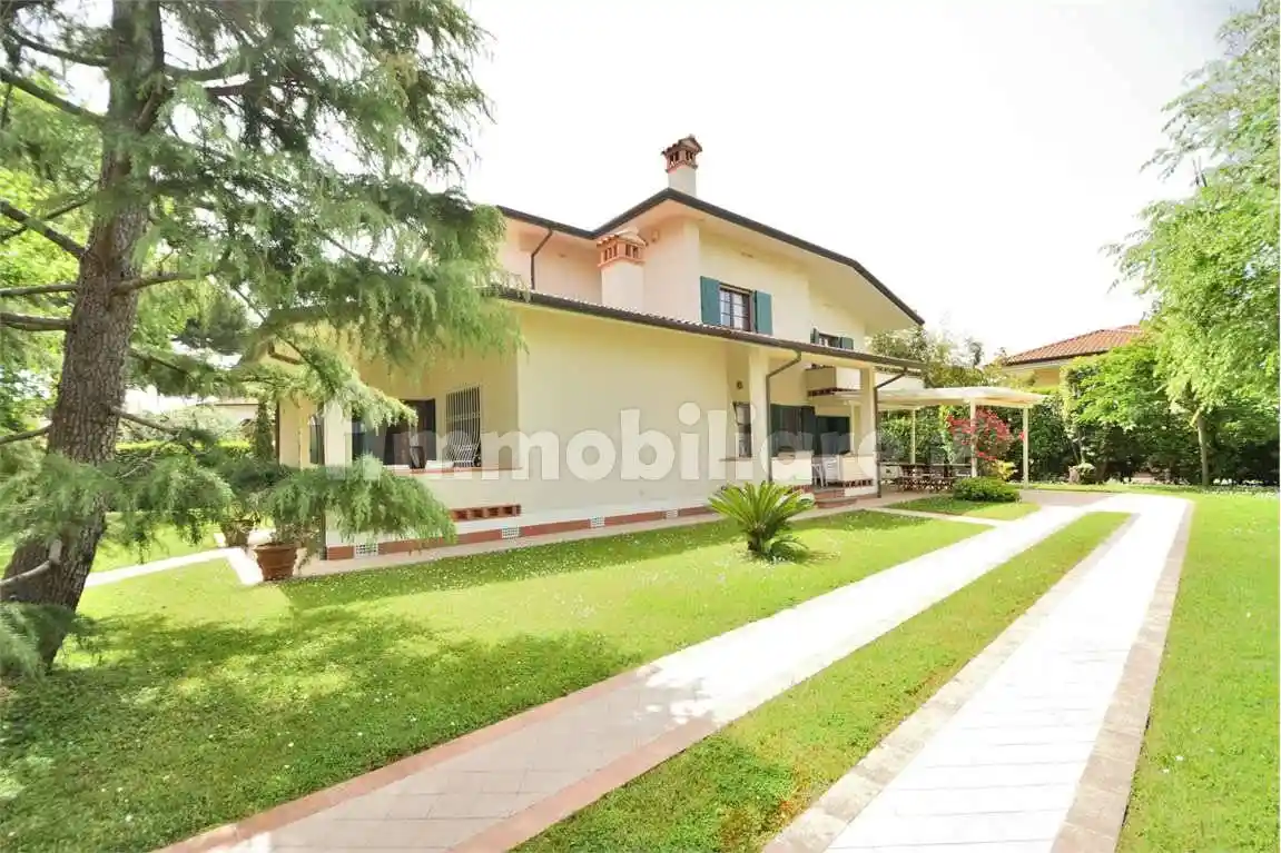 Villa in affitto a Forte dei Marmi