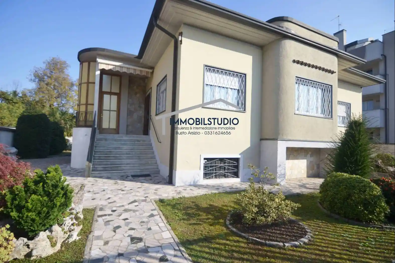 Villa in vendita a Legnano