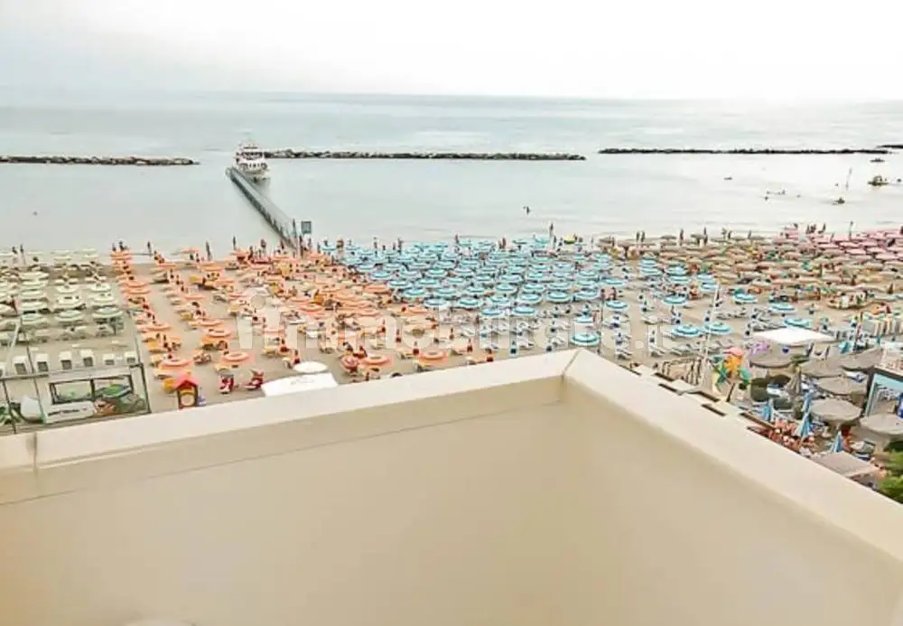 Palazzo - Edificio in vendita a Gatteo