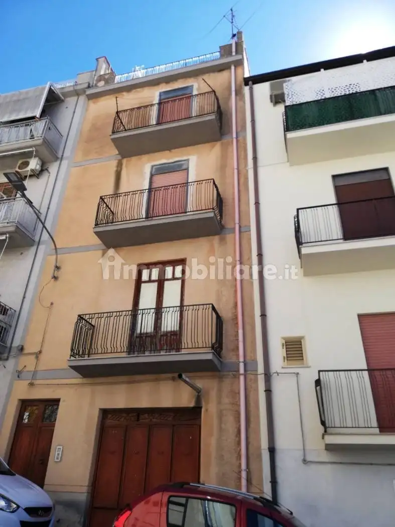 Palazzo - Edificio in vendita a Bivona