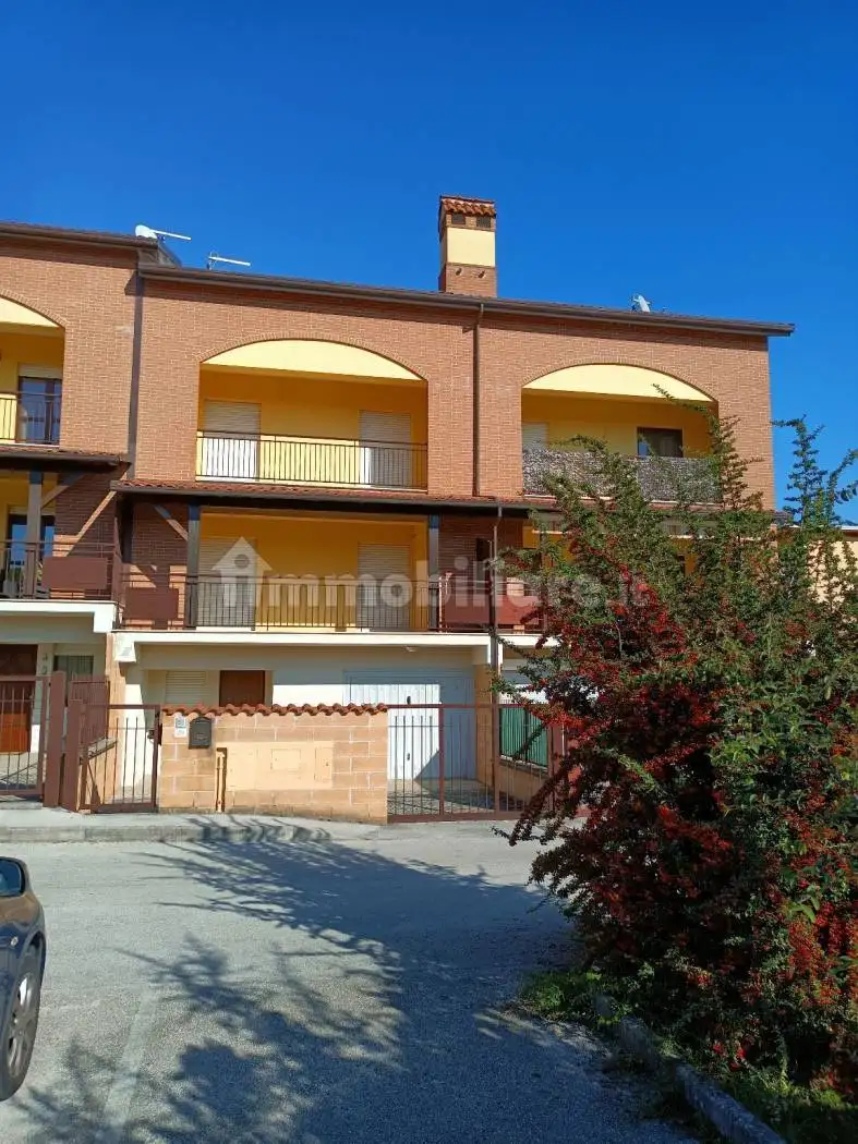 Villetta a schiera in affitto a L'Aquila