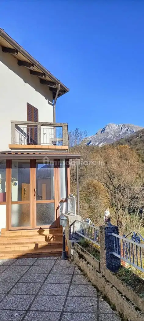 Villa unifamiliare via Divil 7, Cavazzo Carnico