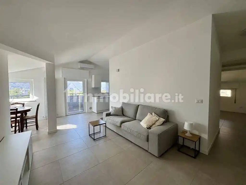 Appartamento in affitto a Mandello del Lario