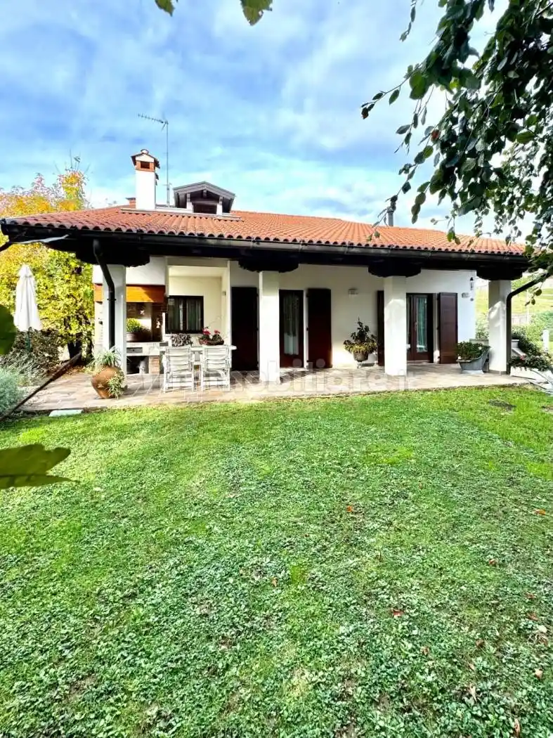 Casa indipendente in vendita a Tarcento