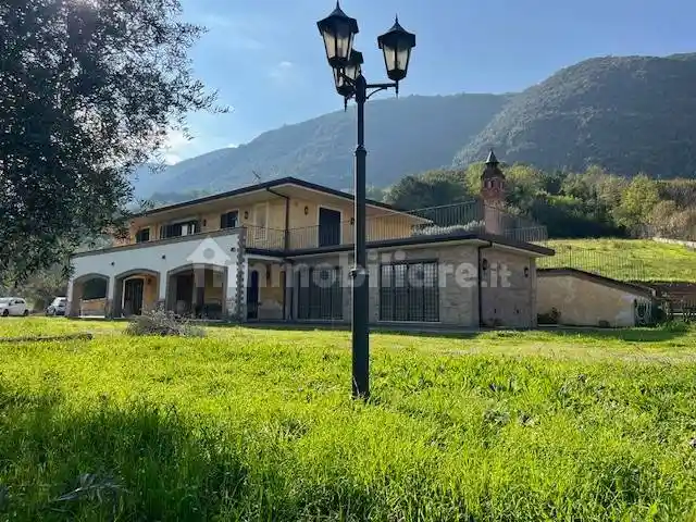 Villa in vendita a Ceccano