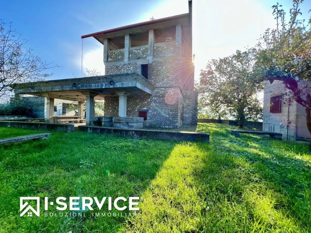 Palazzo - Edificio in vendita a Borghi