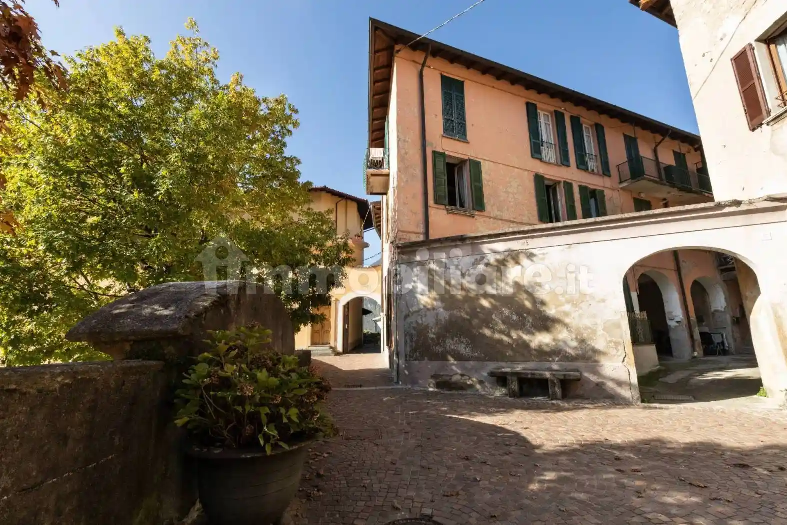 Appartamento in vendita a Canzo