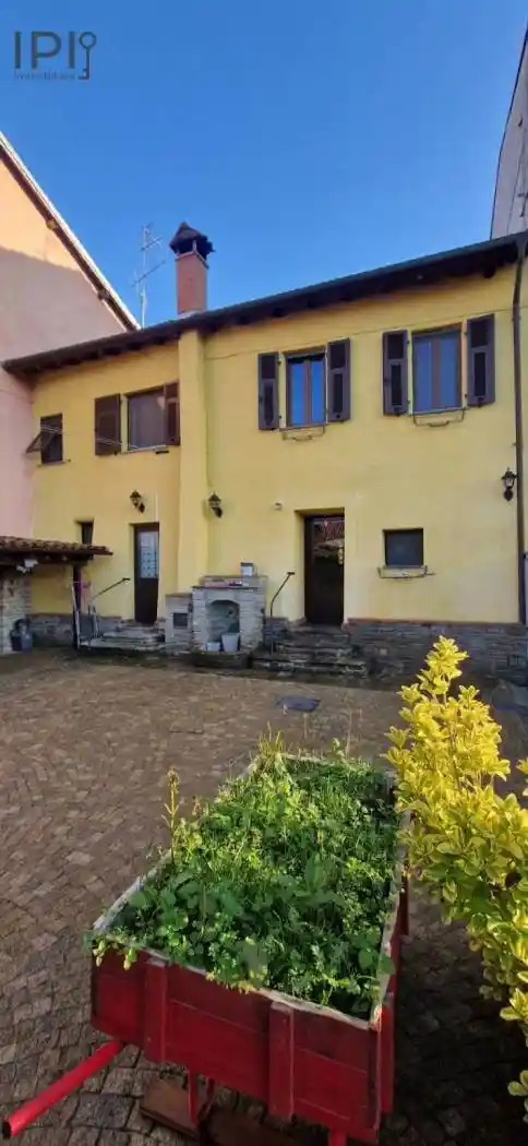 Casa indipendente in vendita a Cairo Montenotte