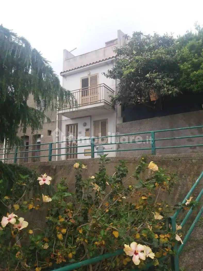 Appartamento in vendita a Valdina
