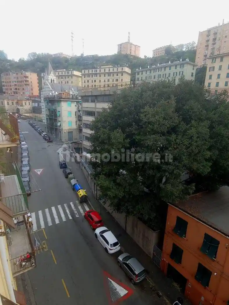 Appartamento in vendita a Genova