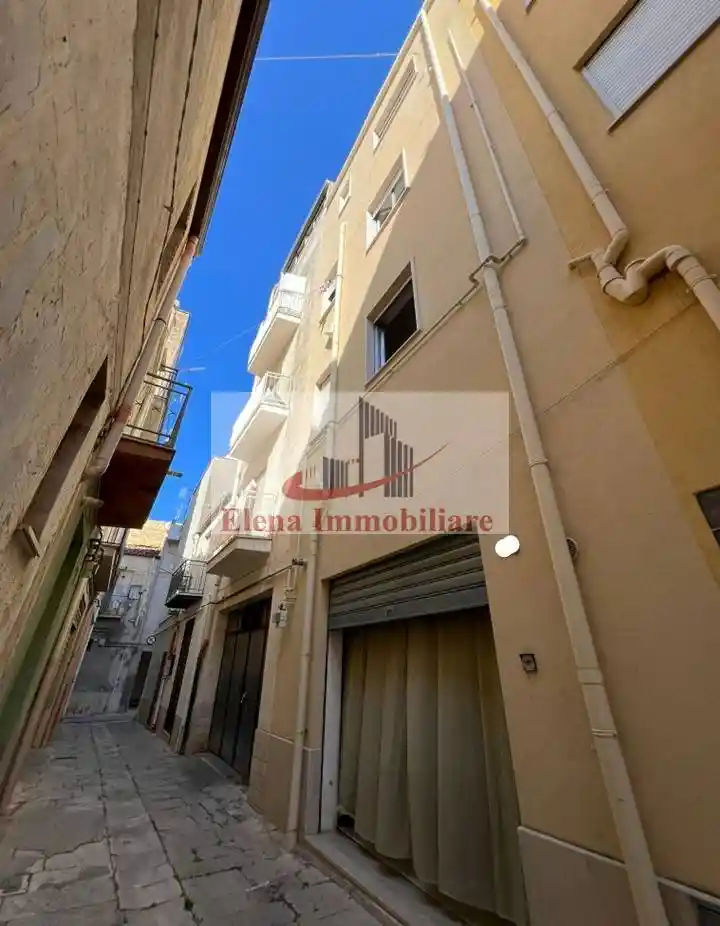 Palazzo - Edificio in vendita a Alcamo