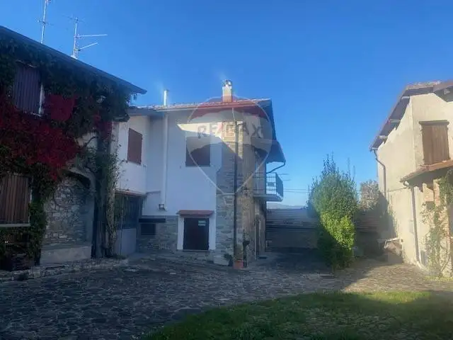 Terratetto plurifamiliare vicolo della Bottega 14, Cerreggio, Ventasso - foto 2