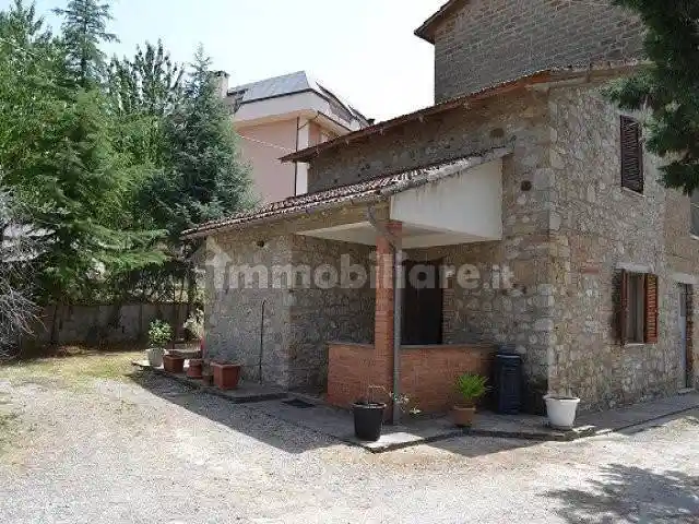 Casa indipendente in vendita a Fabro