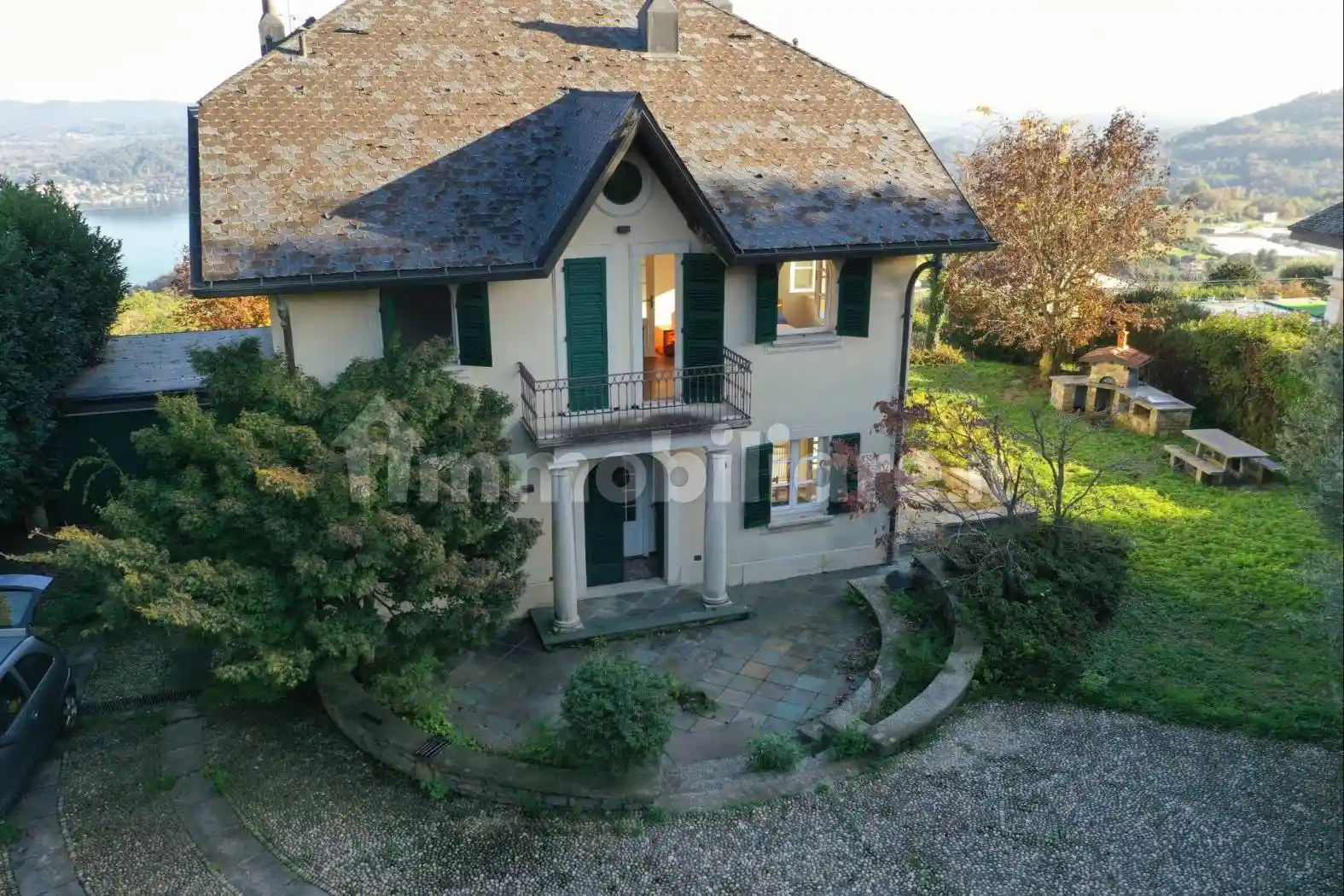 Villa in vendita a Nebbiuno
