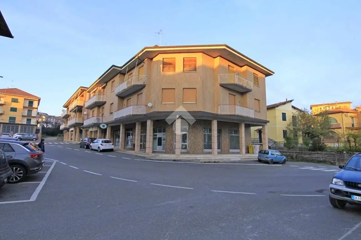 Quadrilocale piazza Repubblica 10, Centro, Bosio - foto 2