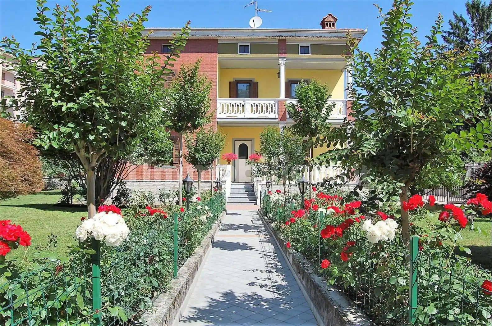 Villa in vendita a Borgofranco d'Ivrea