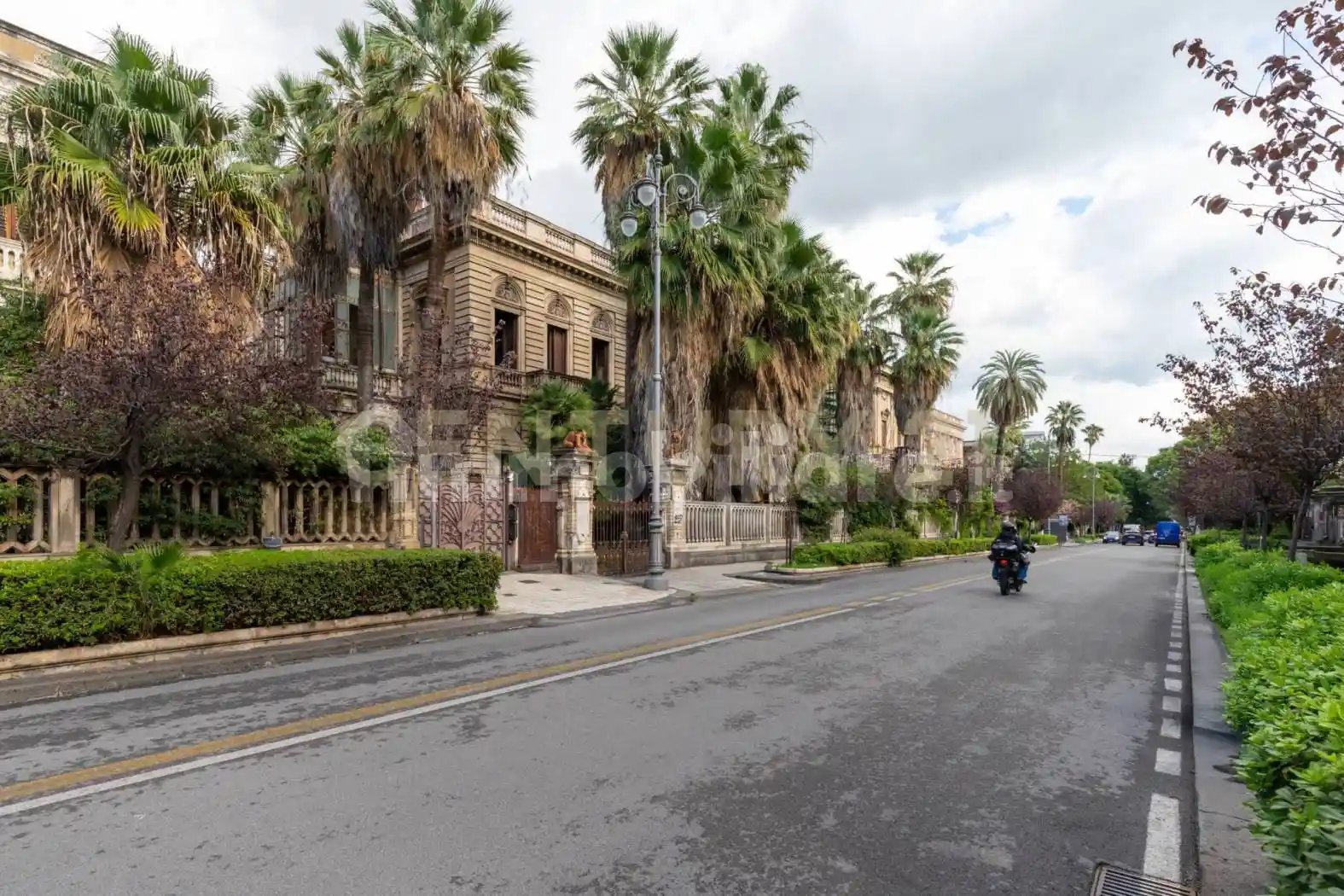 Palazzo - Edificio in Affitto - foto 3