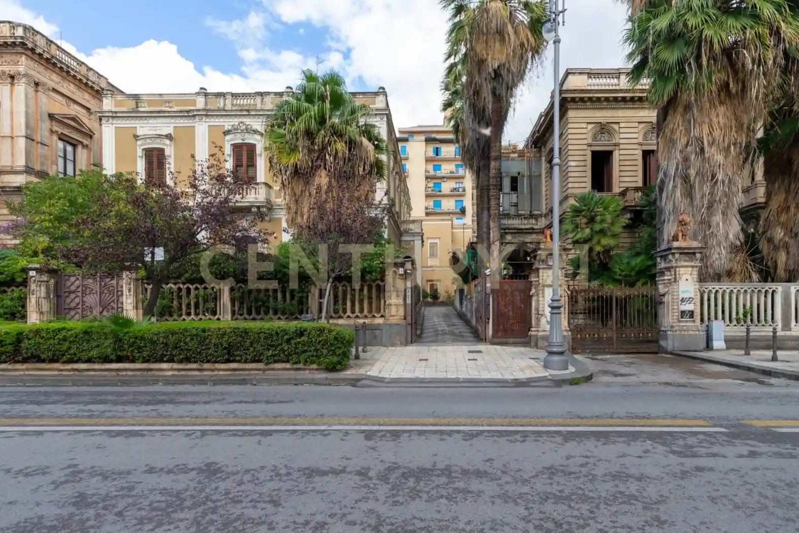 Palazzo - Edificio in Affitto - foto 4