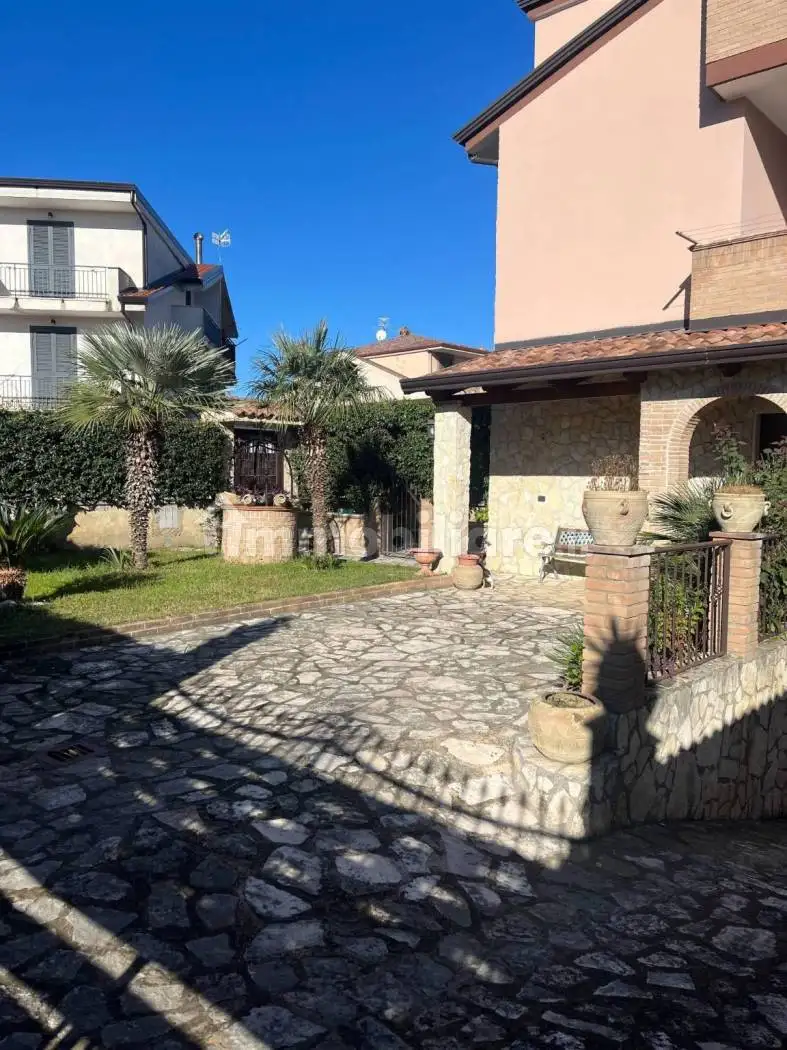 Villa in vendita a Teverola