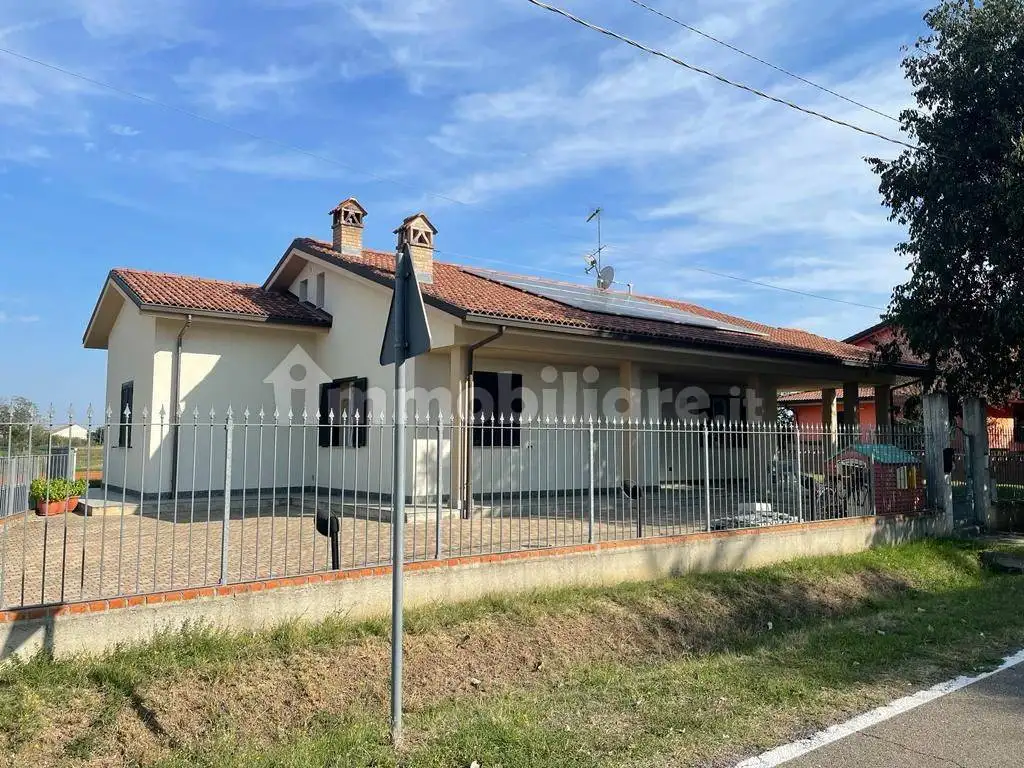 Villa in vendita a Alessandria