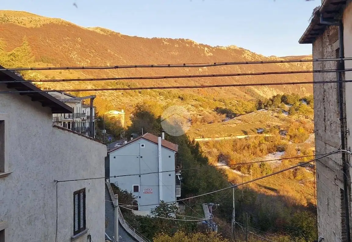 Terratetto unifamiliare Casa con ingresso indipendente via Verdi 2, Castel del Monte - foto 3