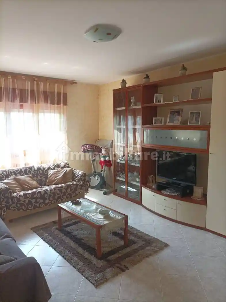 Quadrilocale via Francesco Caracciolo 32, Montepaone Lido, Montepaone - foto 2