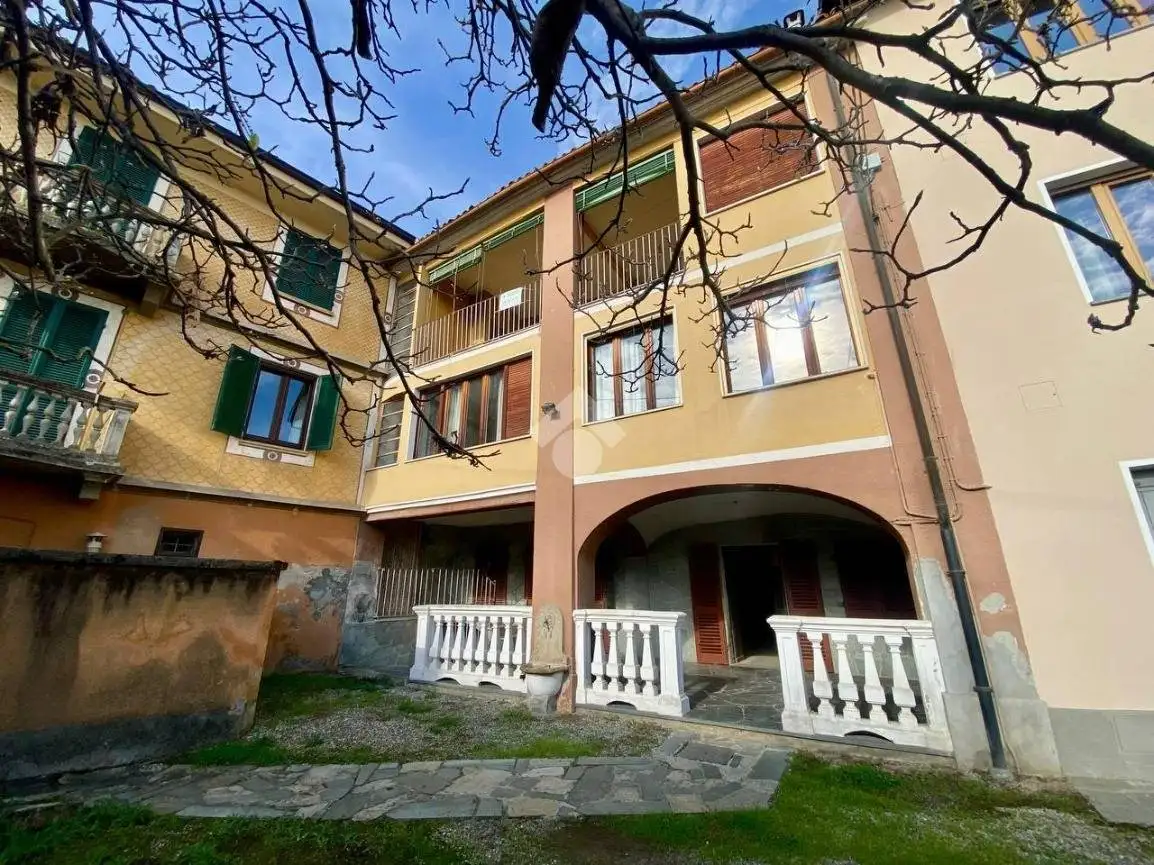 Casa indipendente in vendita a Parella