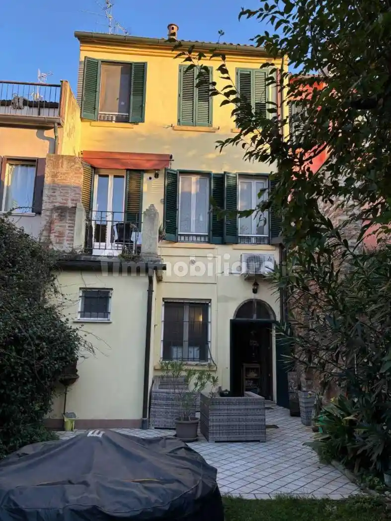 Casa indipendente in vendita a Ferrara