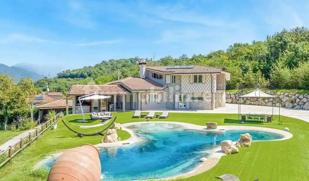 Villa in vendita a Salò